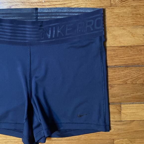 Nike Pro Women's  athletic workout shorts with Dri-FIT technology Sz L - Picture 3 of 16